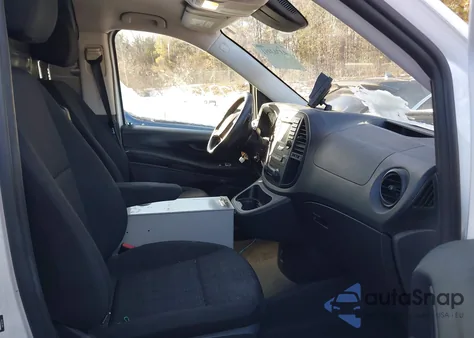 2016 Mercedes-Benz Metris z USA, uszkodzony, nr VIN WD3PG2EA2G3184500